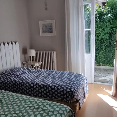 House With Garden Near The Of Сasa de vacaciones Arcachón