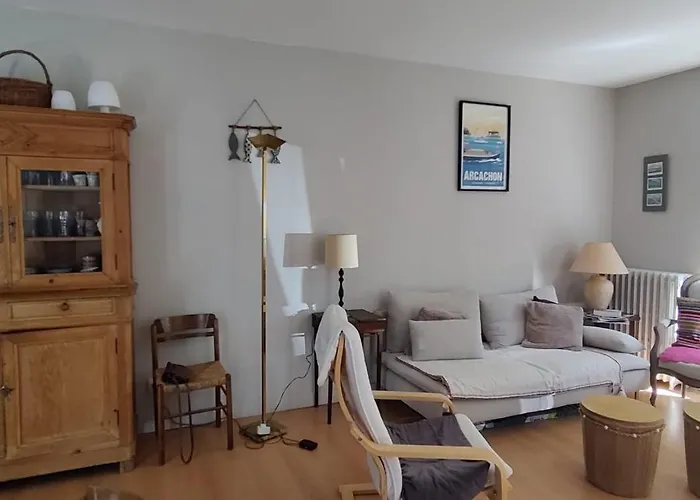 House With Garden Near The Of *