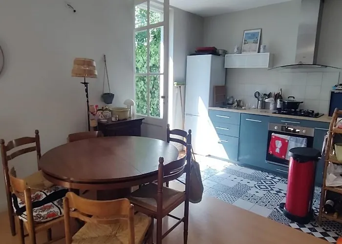 Сasa de vacaciones House With Garden Near The Of